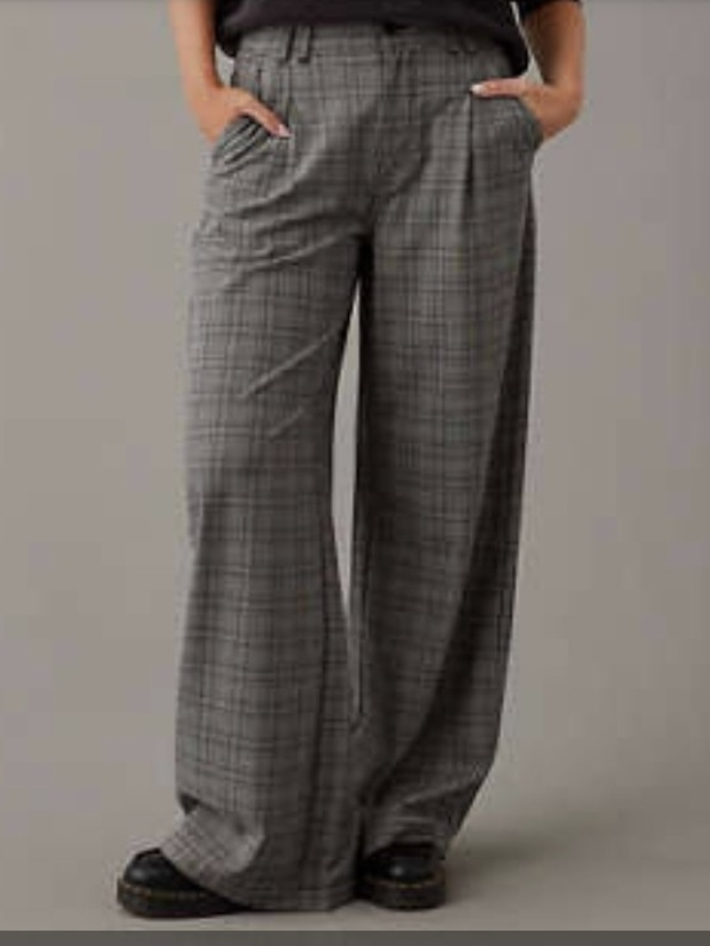 American Eagle Outfitters Wide-Leg Plaid Trousers - Gray